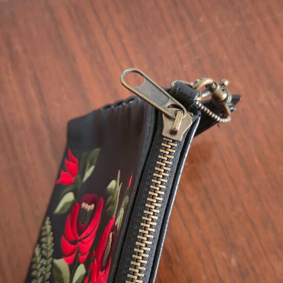 Fairweather Floral Embroidered Clutch / Wristlet | Vintage Y2K - Picture 8 of 8